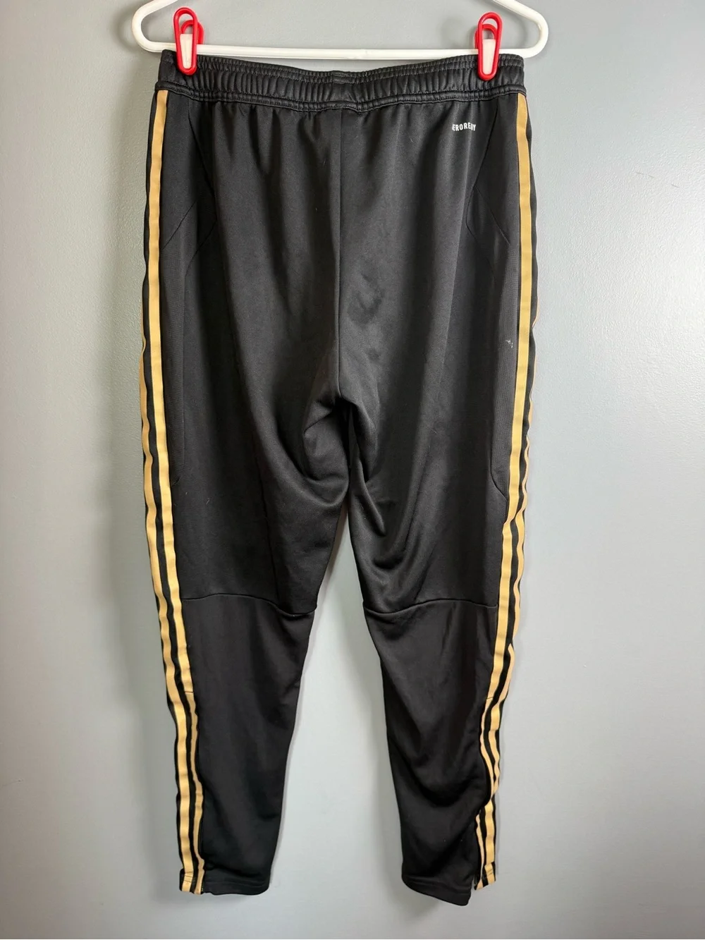 Adidas Aeroready Mens Sereno Slim Tapered-Cut 3-Stripes Pants Black/Gold Sz M